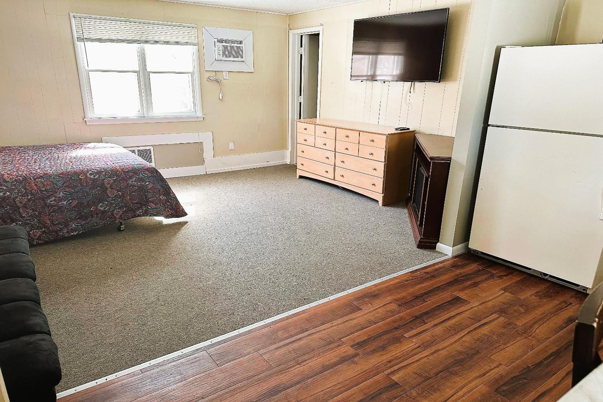 Love Hotels Timberline By Oyo Lake Superior Ironwood Esterno foto