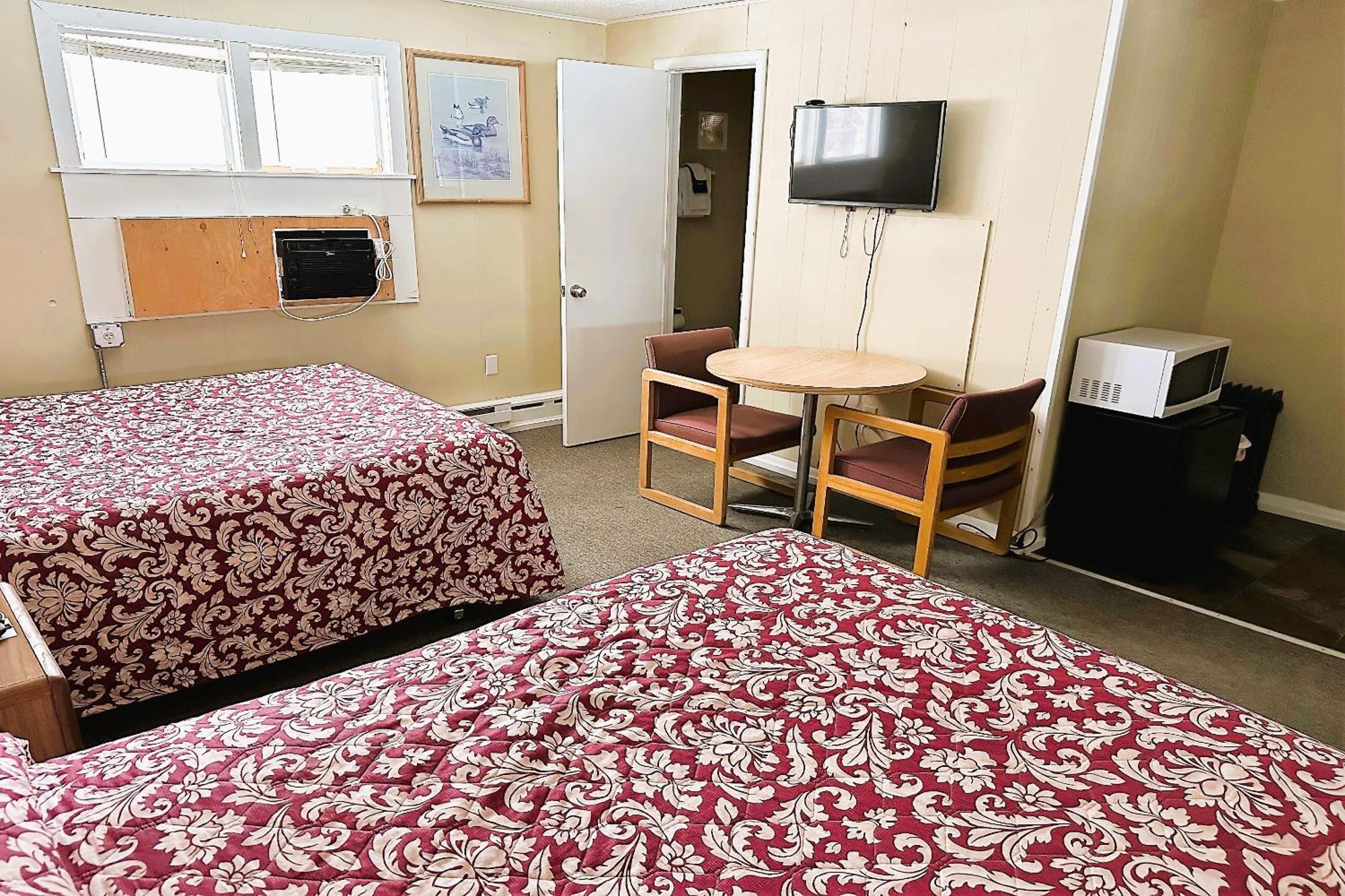Love Hotels Timberline By Oyo Lake Superior Ironwood Esterno foto